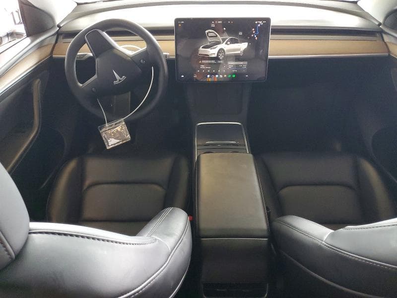 2024 TESLA MODEL Y 8