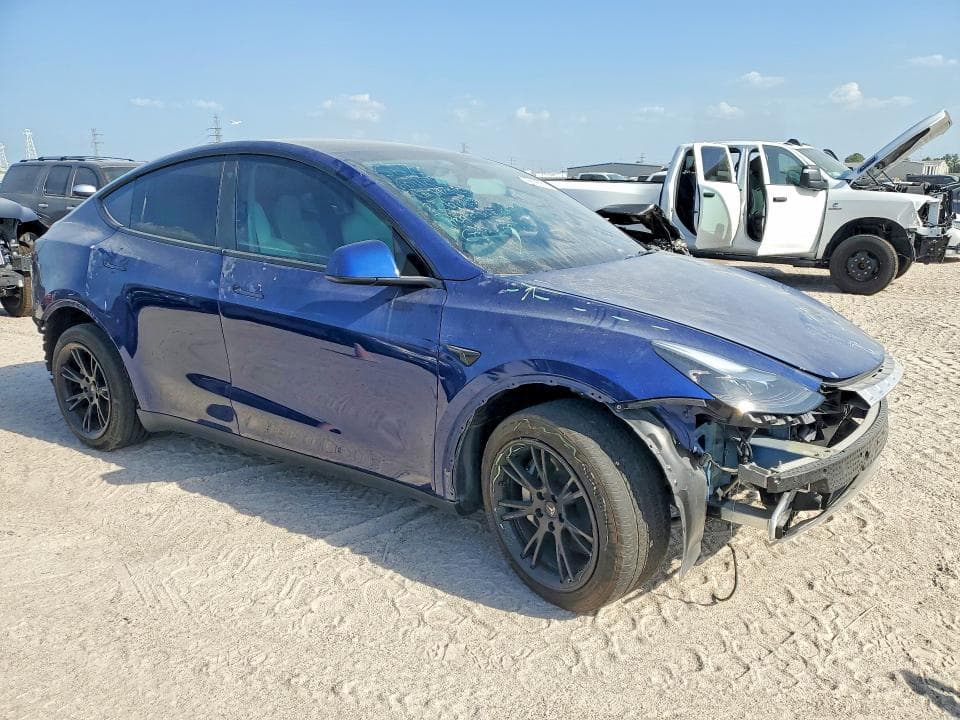 2023 TESLA MODEL Y 4