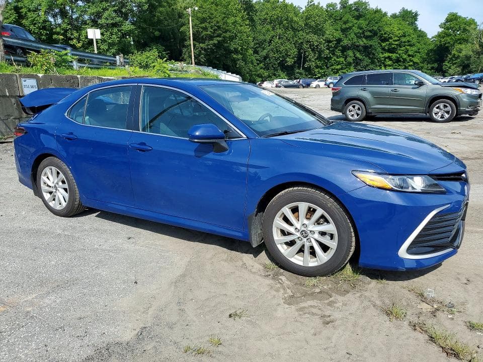 2023 TOYOTA CAMRY LE 4
