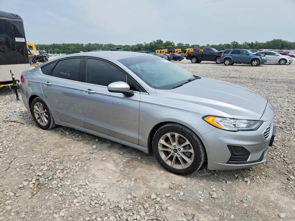 2020 FORD FUSION SE 4