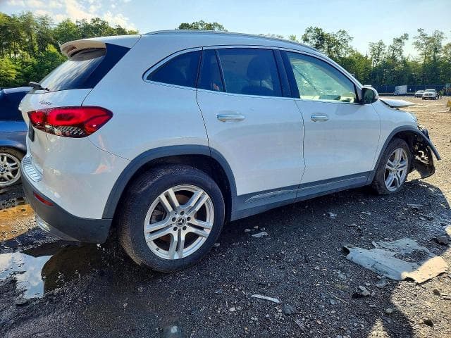 2021 MERCEDES-BENZ GLA 250 4MATIC 3