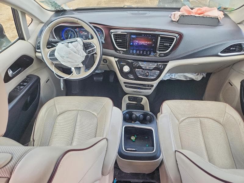 2017 CHRYSLER PACIFICA LIMITED 8