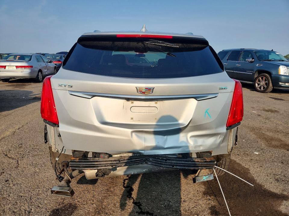 2017 CADILLAC XT5 LUXURY 6
