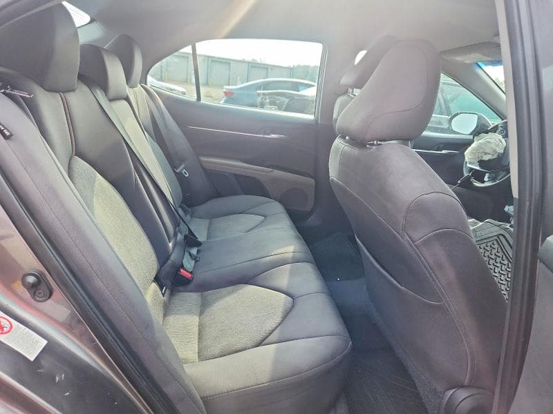 2018 TOYOTA CAMRY LE 10