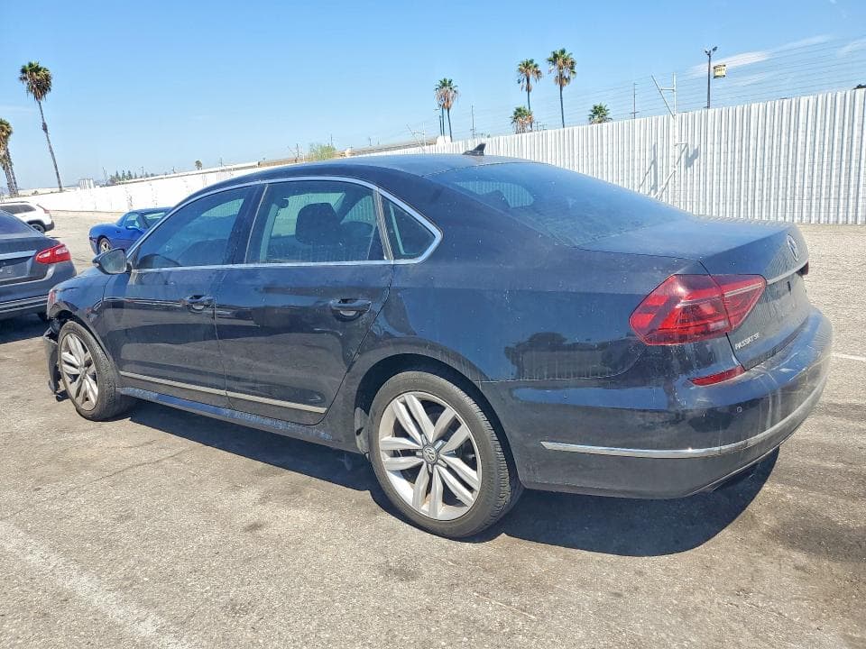 2017 VOLKSWAGEN PASSAT SE 2