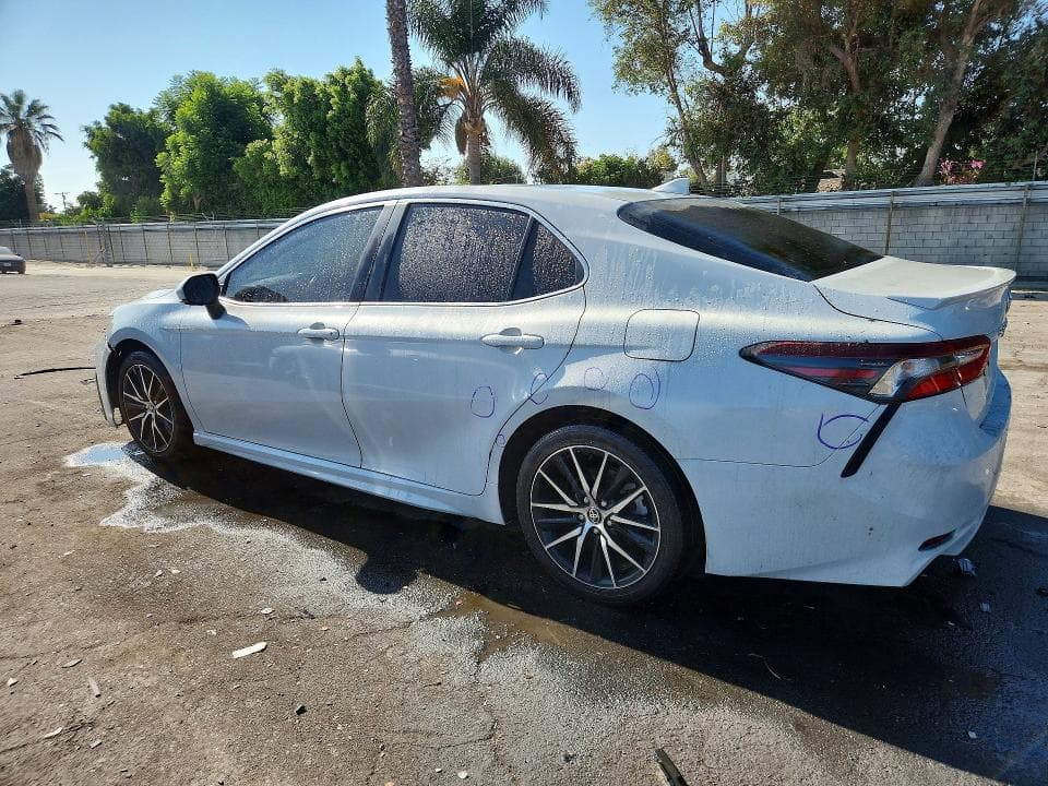 2022 TOYOTA CAMRY SE 2