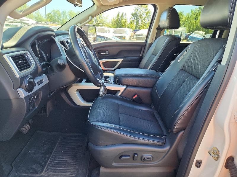2017 NISSAN TITAN PRO-4X 7