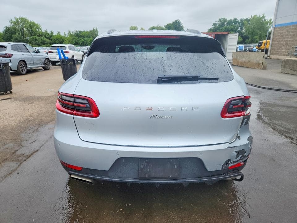 2017 PORSCHE MACAN 6