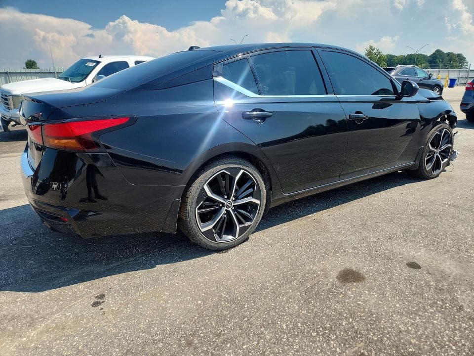 2023 NISSAN ALTIMA SR 3