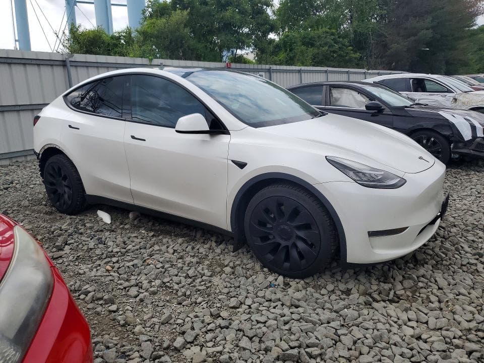 2023 TESLA MODEL Y 4