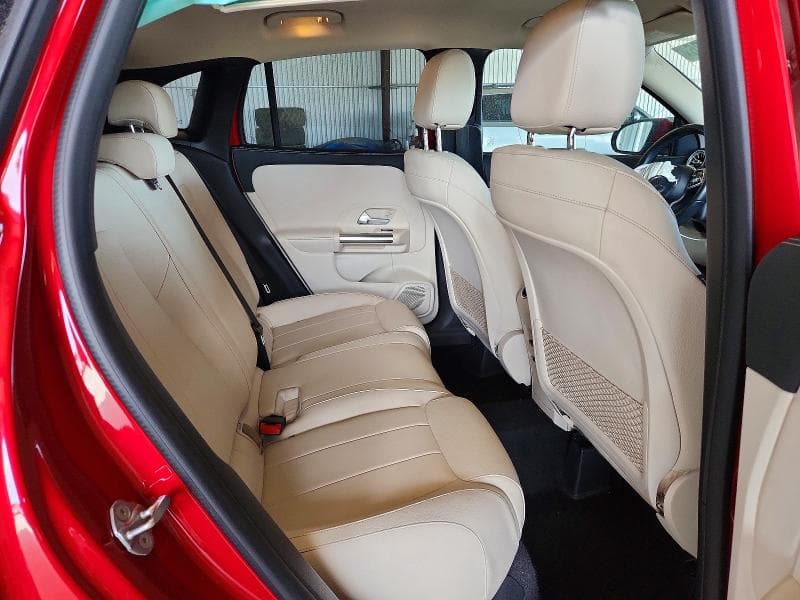 2021 MERCEDES-BENZ GLA 250 10