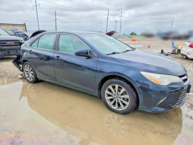 2017 TOYOTA CAMRY XLE 4