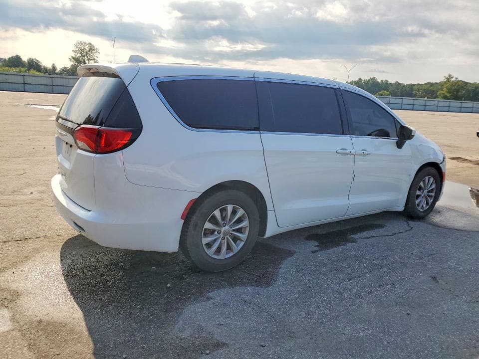 2017 CHRYSLER PACIFICA TOURING 3