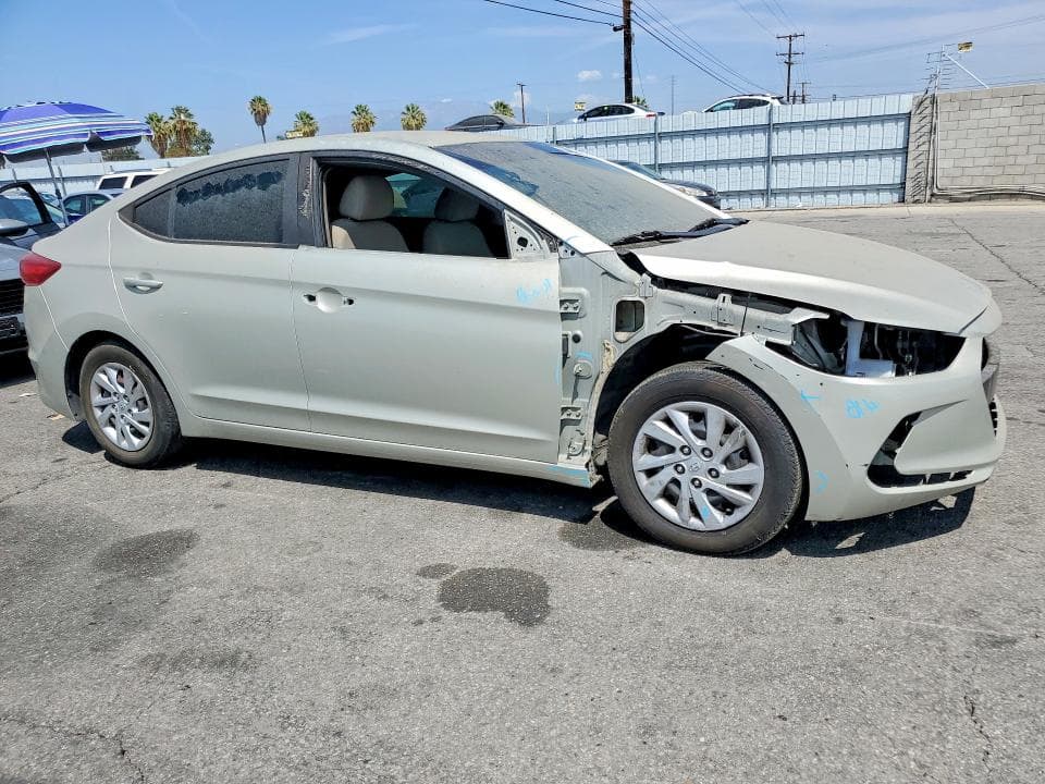 2017 HYUNDAI ELANTRA SE 4