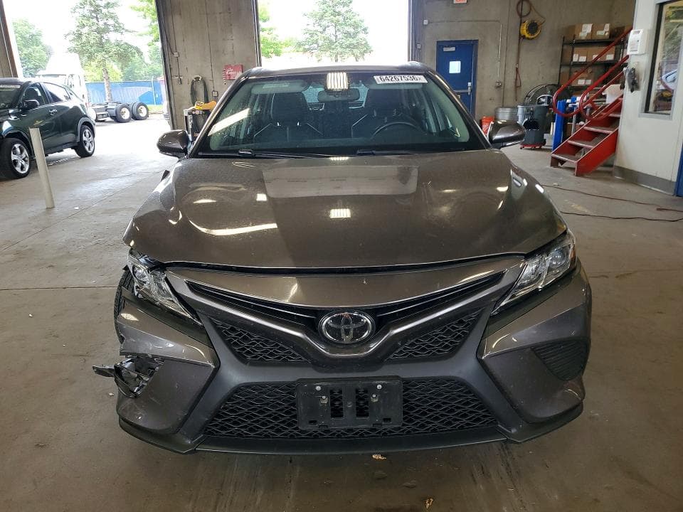 2020 TOYOTA CAMRY SE 5