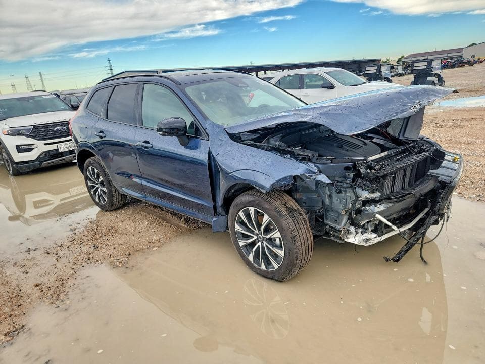 2025 VOLVO XC60 PLUS 4