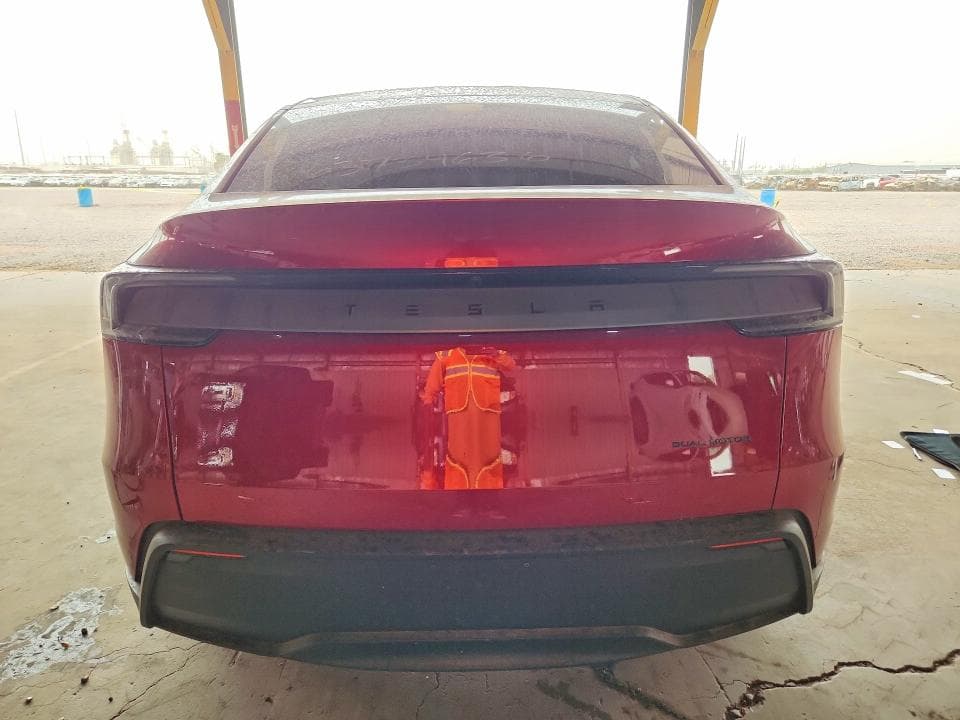 2026 TESLA MODEL Y 6