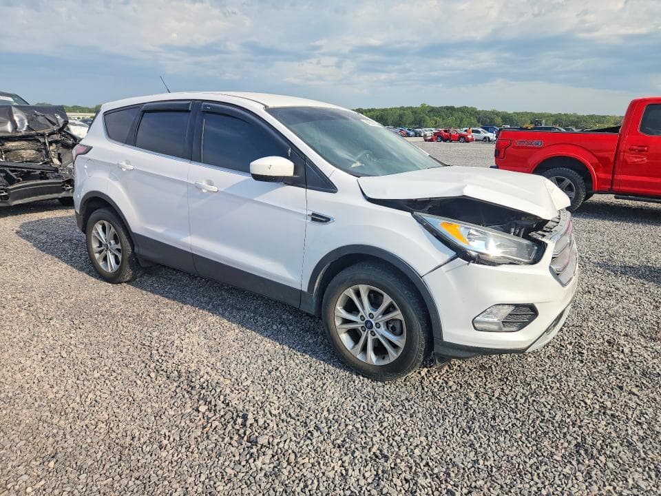 2017 FORD ESCAPE SE 4
