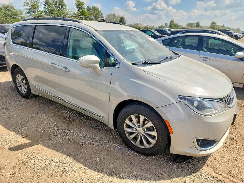 2017 CHRYSLER PACIFICA TOURING L 4