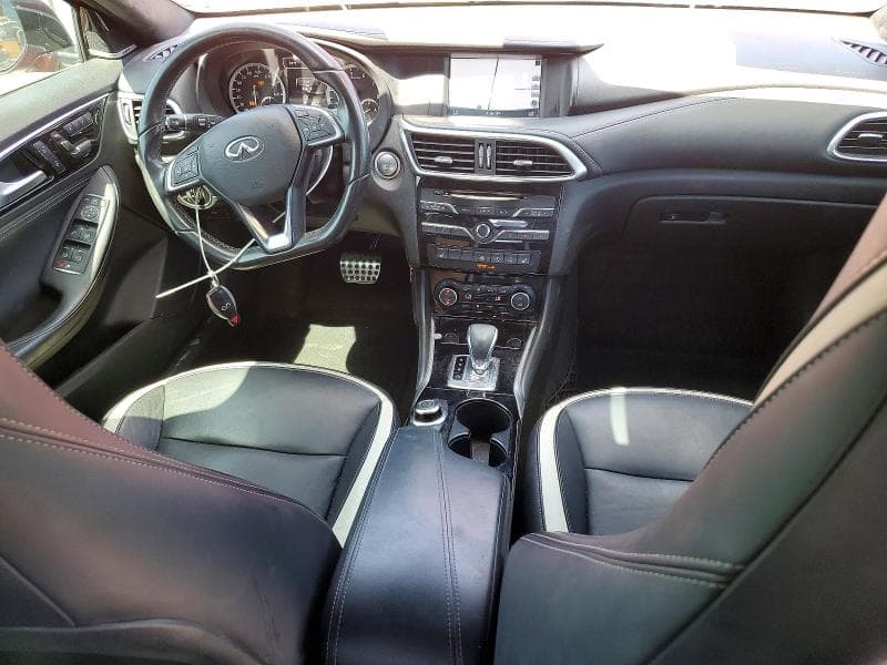 2018 INFINITI QX30 SPORT 8