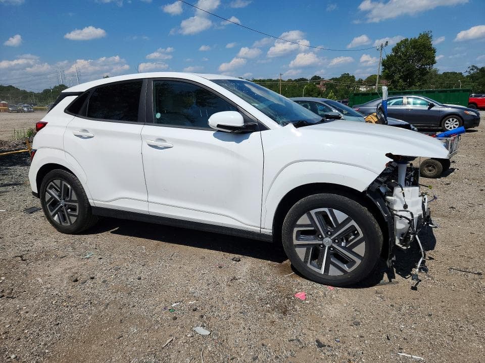 2023 HYUNDAI KONA SEL 4
