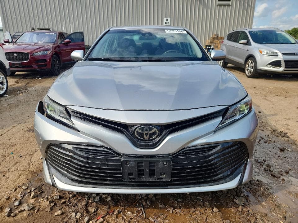 2019 TOYOTA CAMRY LE 5
