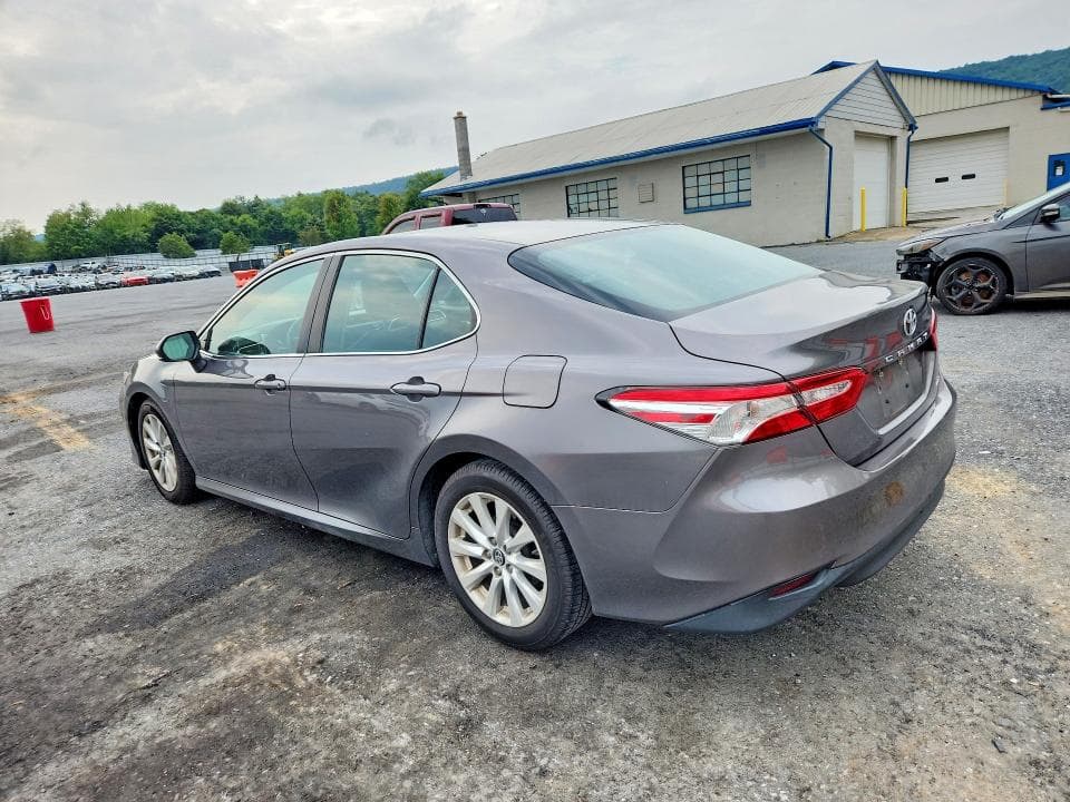 2018 TOYOTA CAMRY LE 2