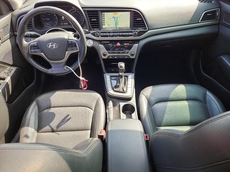 2017 HYUNDAI ELANTRA SE 8