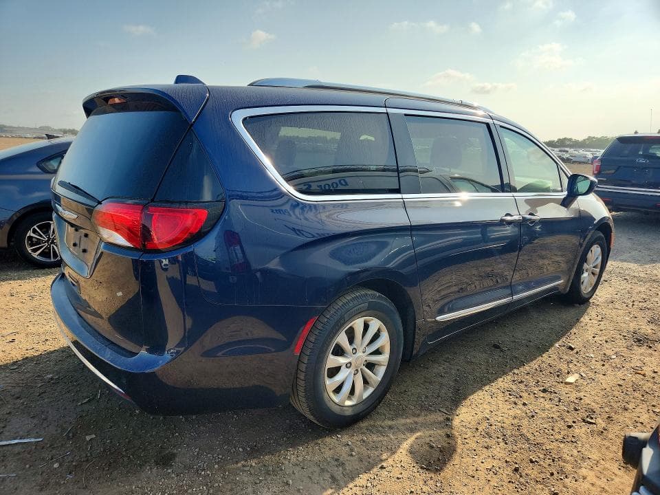 2018 CHRYSLER PACIFICA TOURING L 3