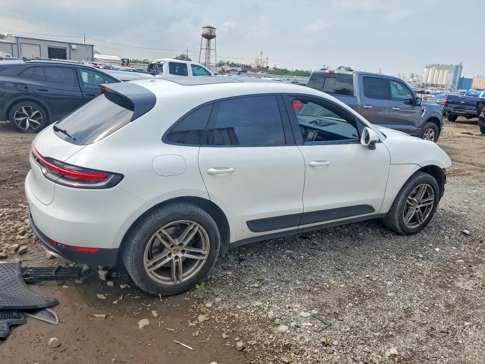 2021 PORSCHE MACAN 3