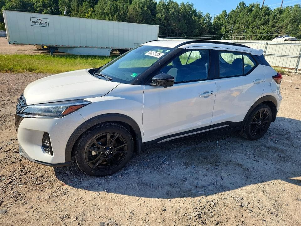 2024 NISSAN KICKS SR