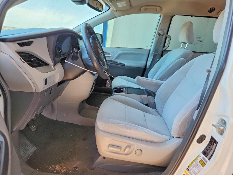 2019 TOYOTA SIENNA LE 7