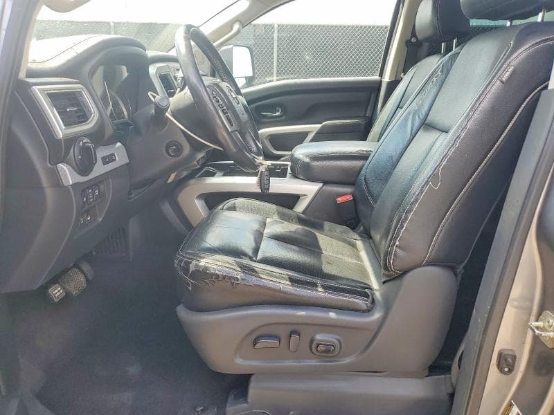 2017 NISSAN TITAN PRO-4X 7