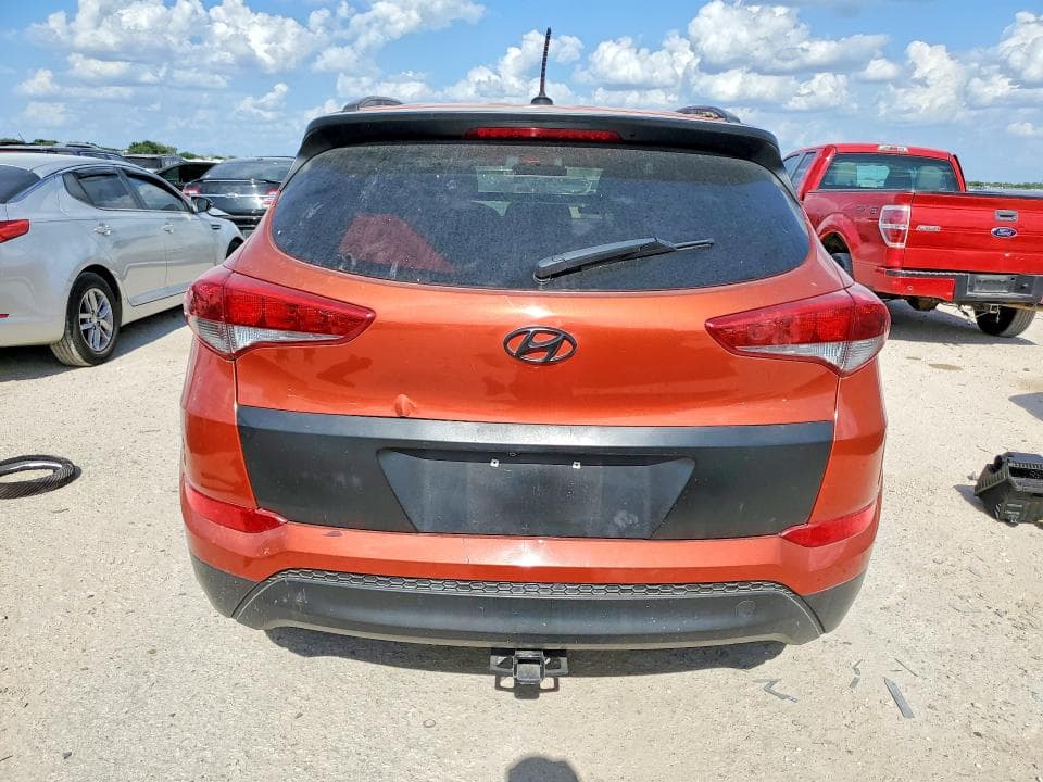 2017 HYUNDAI TUCSON SE 6