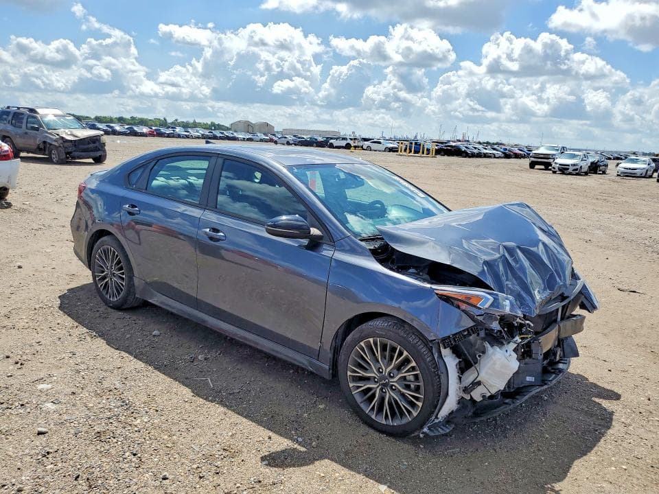 2024 KIA FORTE GT LINE 4