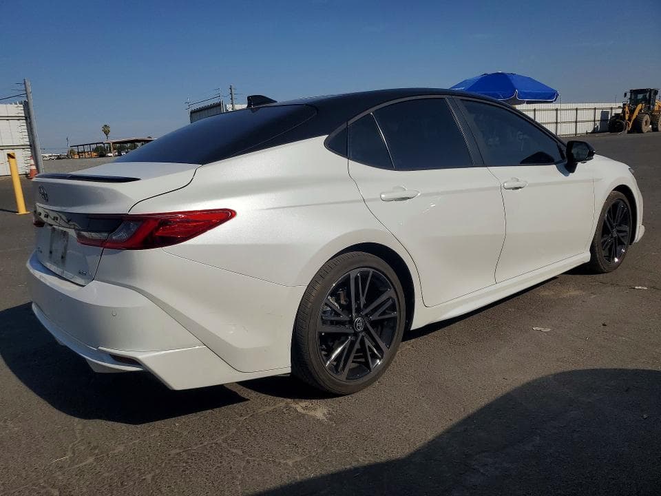 2026 TOYOTA CAMRY XSE 3