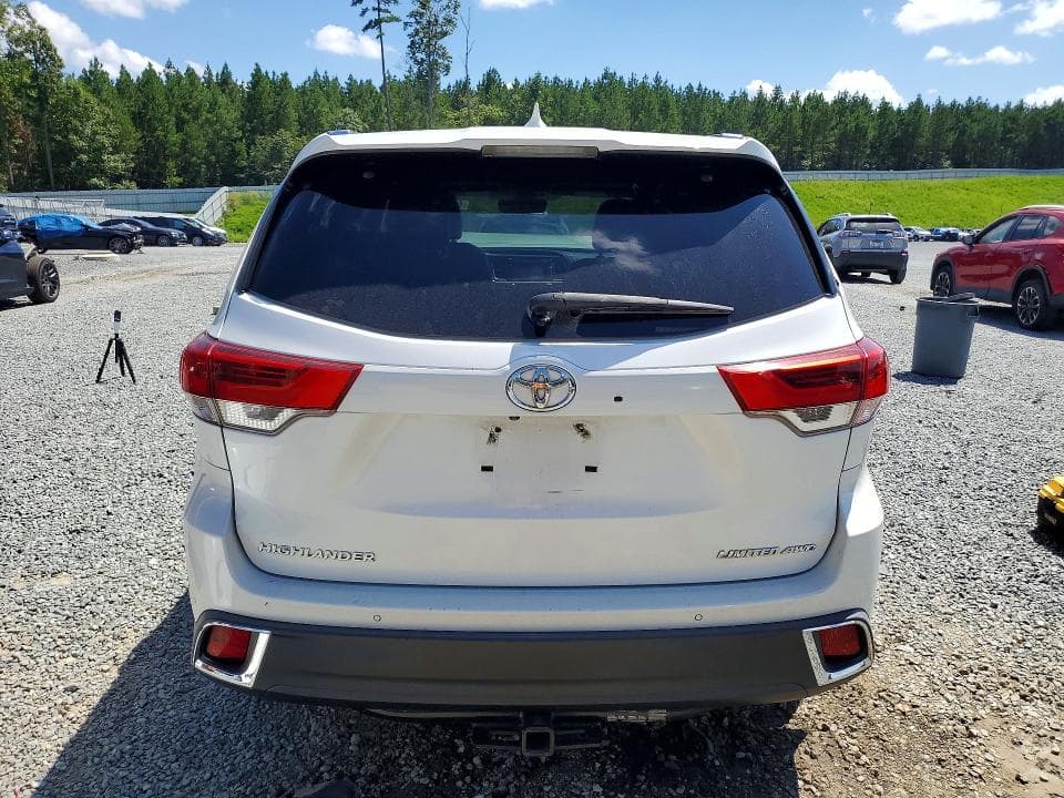 2017 TOYOTA HIGHLANDER LIMITED 6
