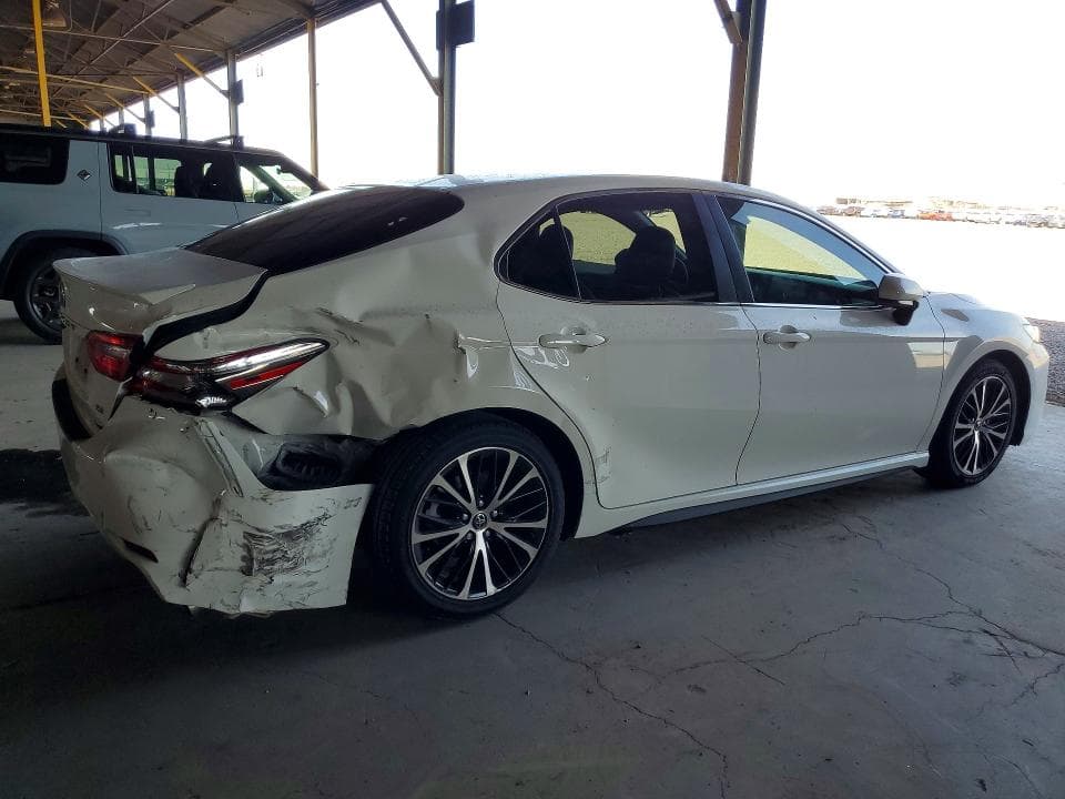 2018 TOYOTA CAMRY SE 3