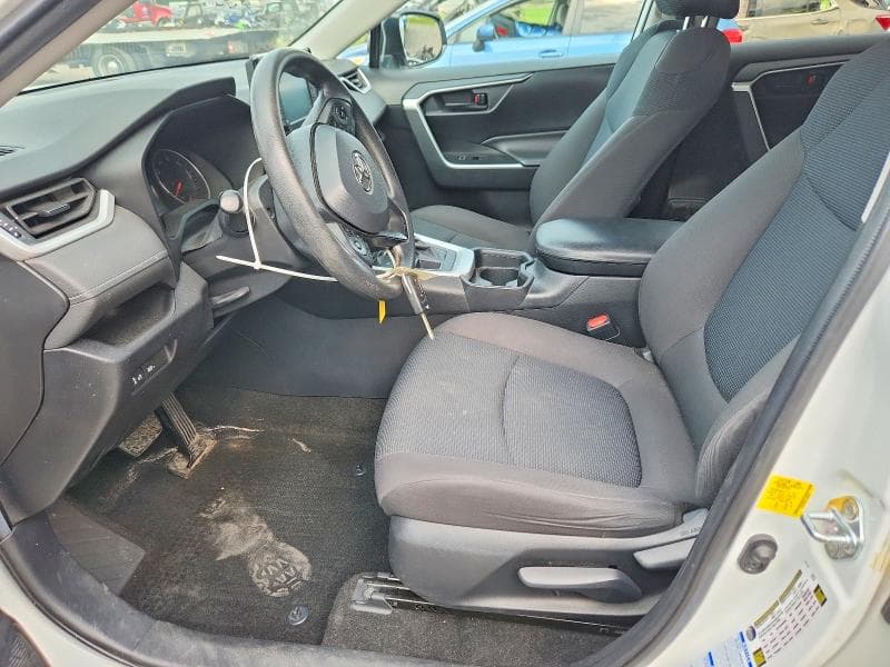 2020 TOYOTA RAV4 LE 7