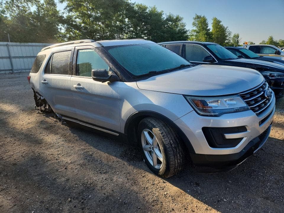 2017 FORD EXPLORER XLT 4