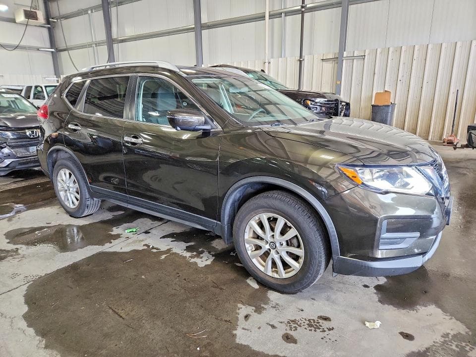 2017 NISSAN ROGUE SV 4