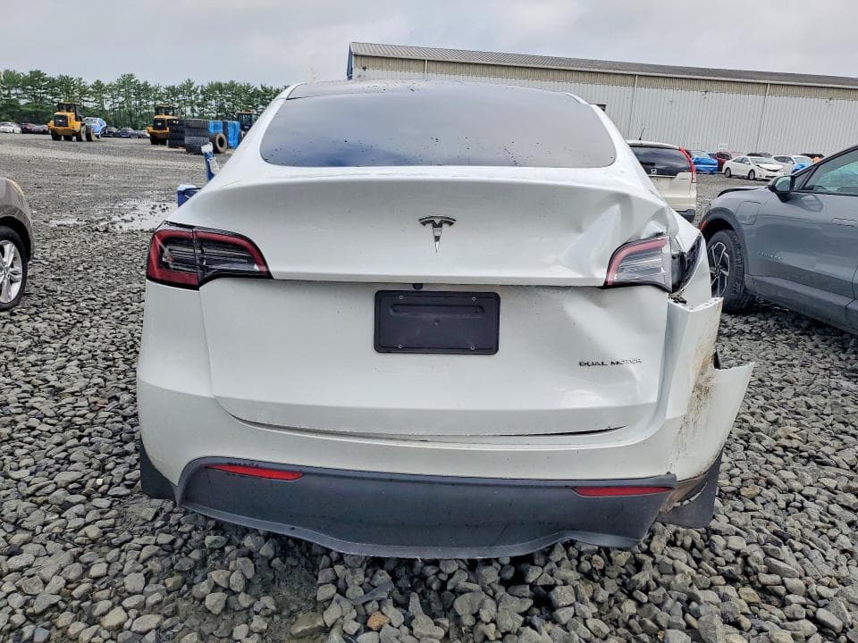 2023 TESLA MODEL Y 6