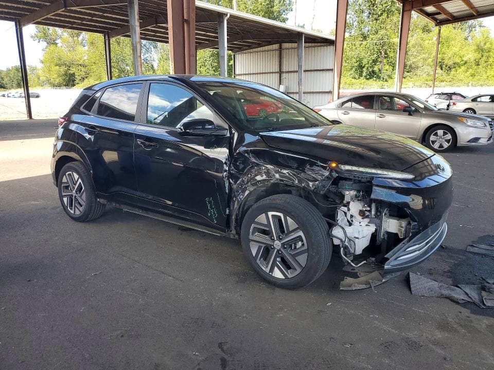 2023 HYUNDAI KONA SE 4