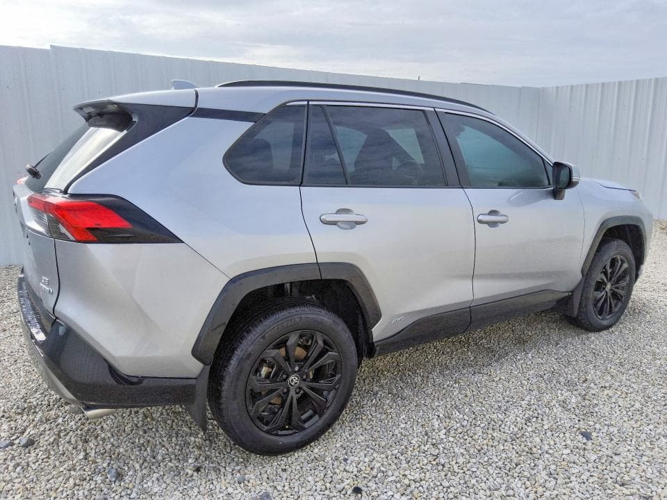 2024 TOYOTA RAV4 SE 3