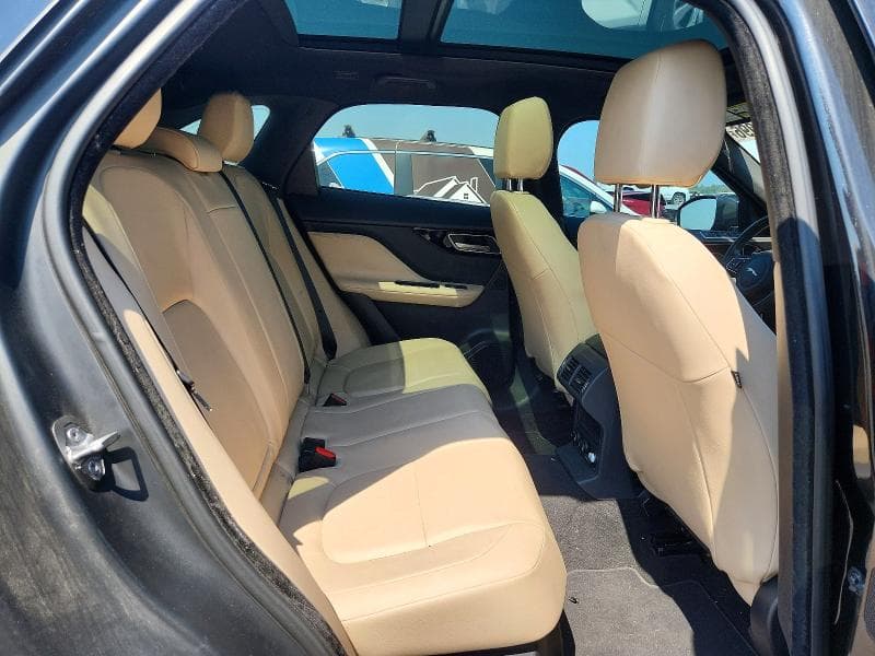 2017 JAGUAR F-PACE PREMIUM 11