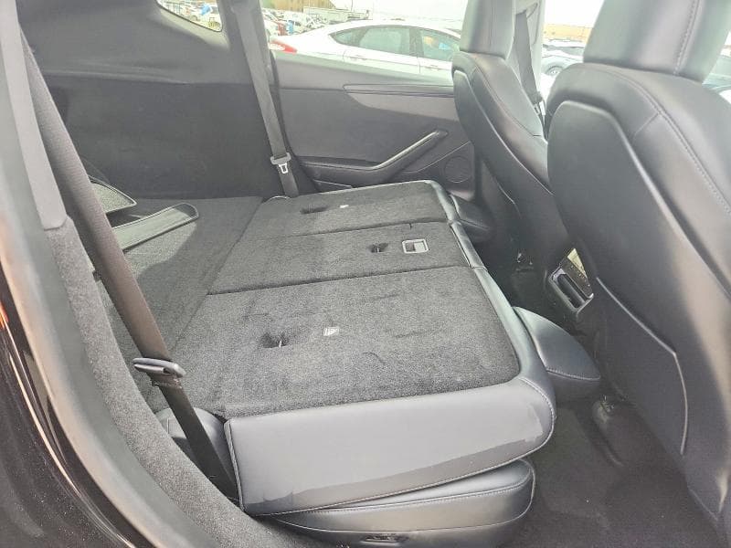 2026 TESLA MODEL Y 10