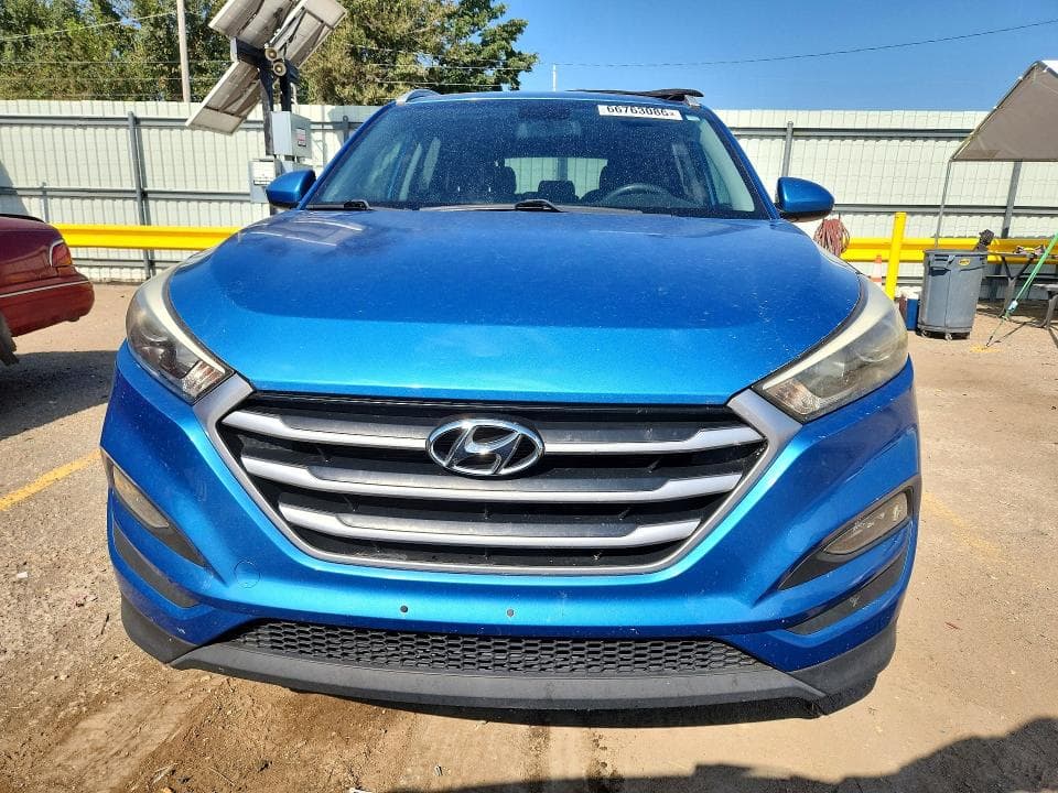 2017 HYUNDAI TUCSON SE 5