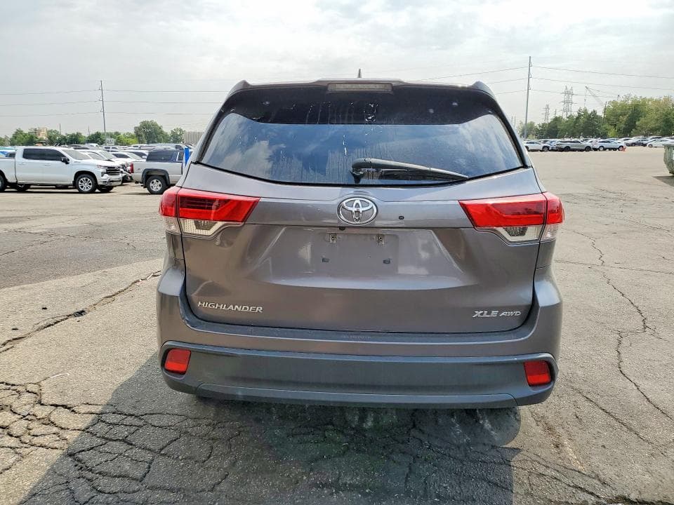 2019 TOYOTA HIGHLANDER XLE 6