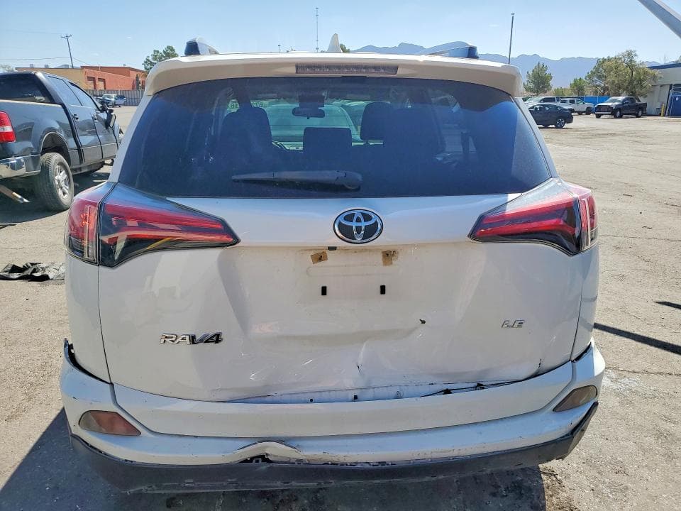 2018 TOYOTA RAV4 LE 6