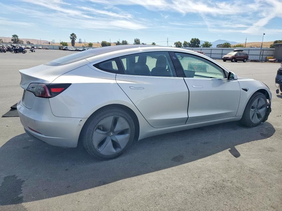 2018 TESLA MODEL 3 3